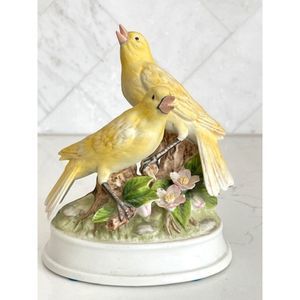 Vintage Gorham Porcelain 2 Yellow Birds Figurine Music Box Made in Japan *Works*